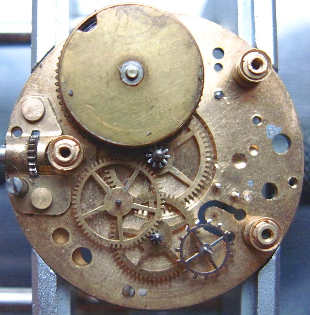 movement works - here with yet wrongly inserted fourth- and escapement wheel
